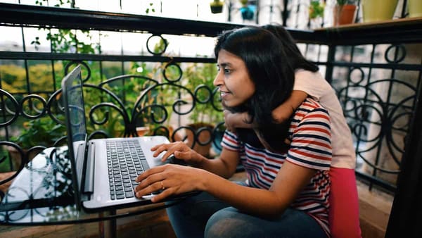 Para retener a las mujeres, las empresas estadounidenses necesitan mejores políticas de cuidado de niños